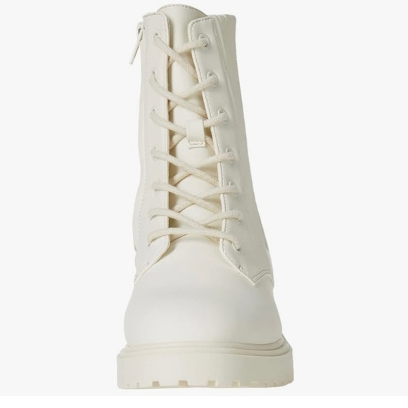 Amazon Essentials Women's Rubberized Combat Boot with
Chunky Outsole Size 11 - Picture 2 of 8